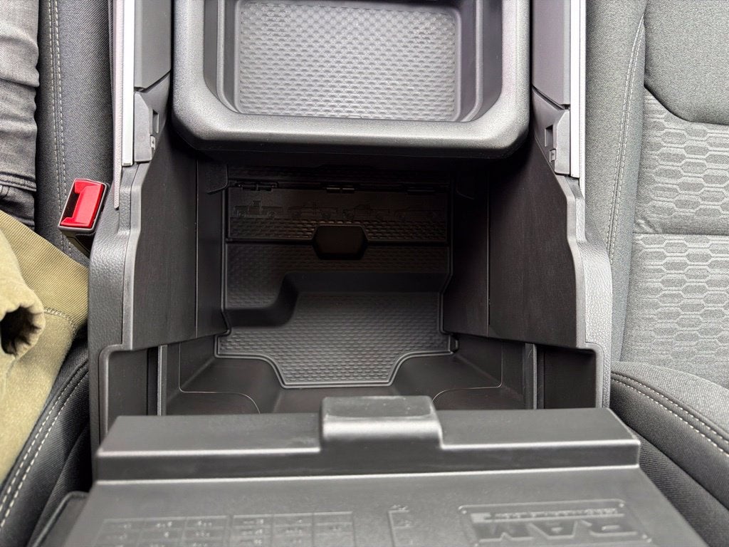 2027 RAM 1500 Big Horn/Lone Star 4D Crew Cab