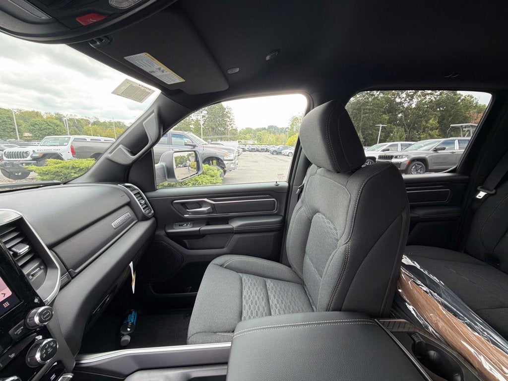2027 RAM 1500 Big Horn/Lone Star 4D Crew Cab