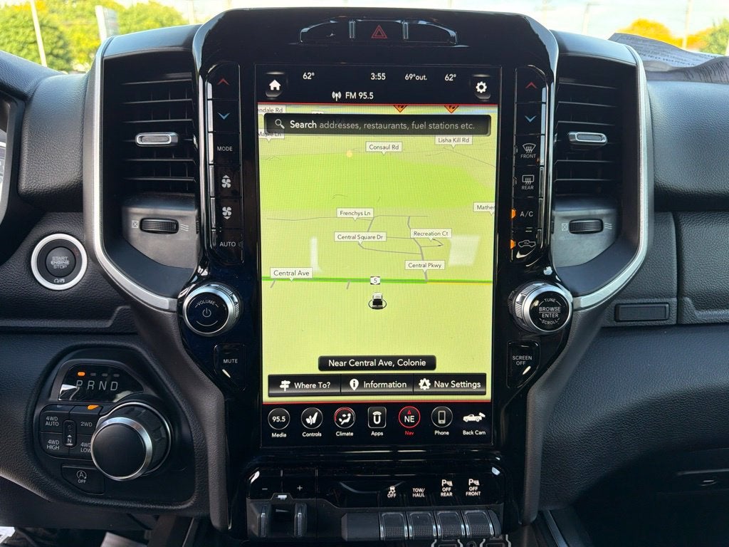2021 RAM 1500 Big Horn/Lone Star 4D Crew Cab