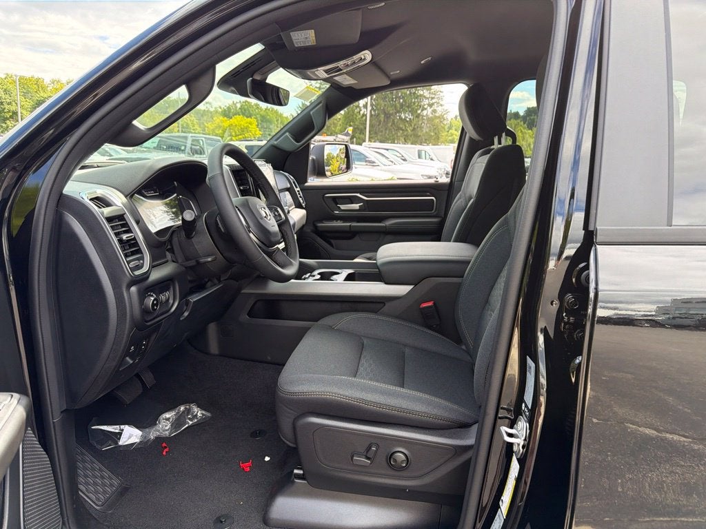 2027 RAM 1500 Big Horn/Lone Star 4D Crew Cab