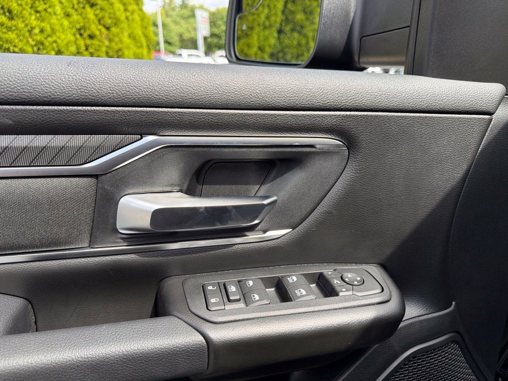 2027 RAM 1500 Big Horn/Lone Star 4D Crew Cab