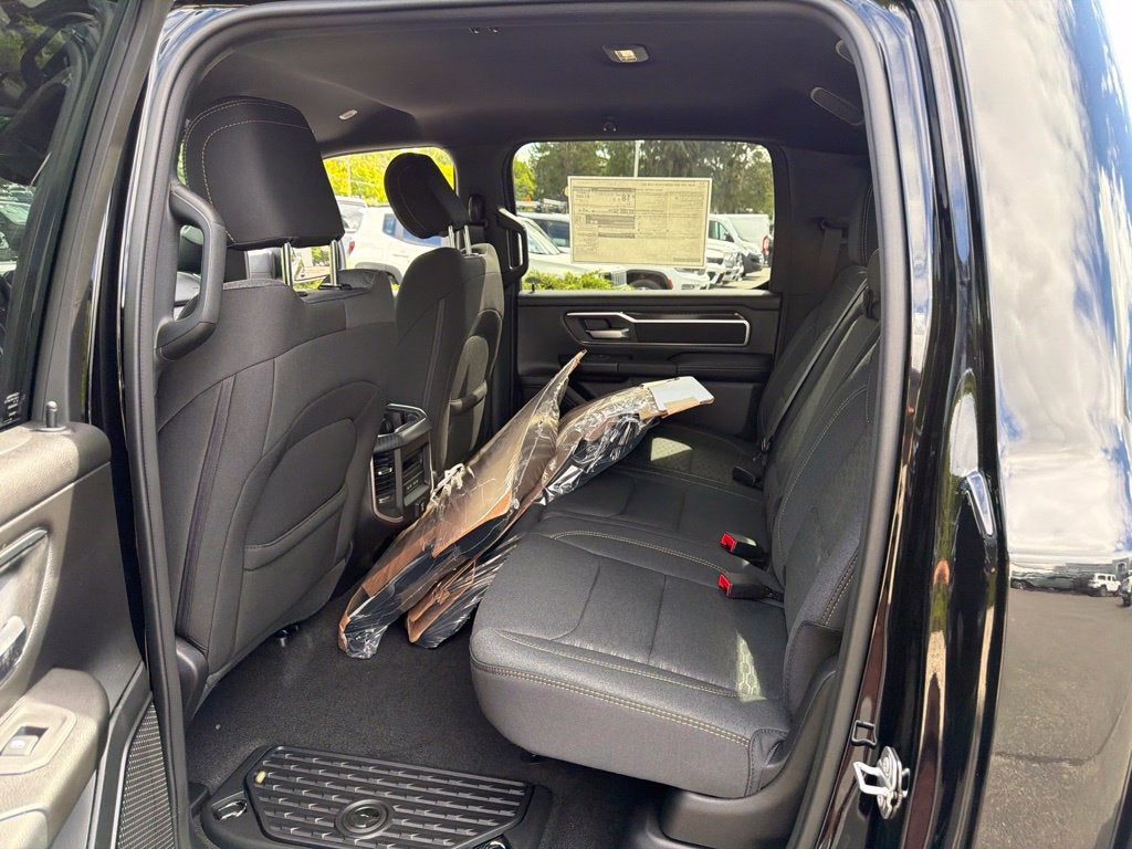 2027 RAM 1500 Big Horn/Lone Star 4D Crew Cab