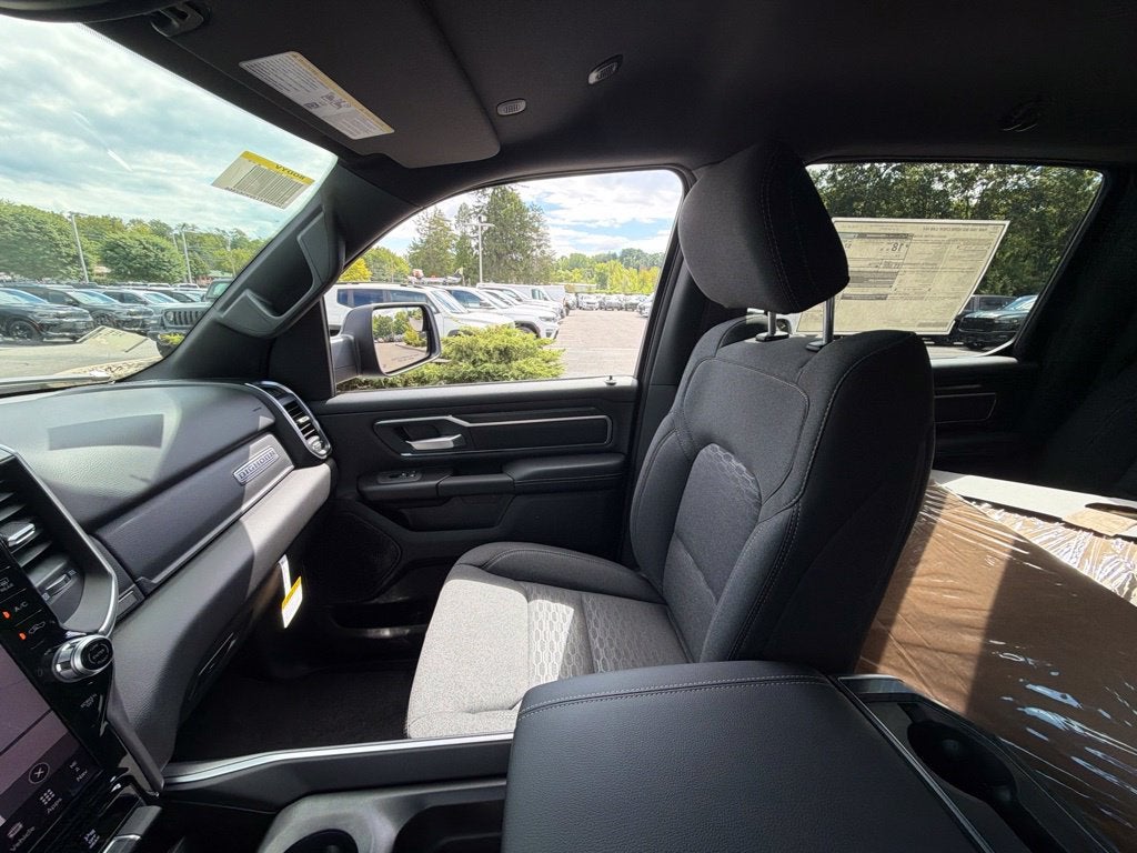 2027 RAM 1500 Big Horn/Lone Star 4D Crew Cab