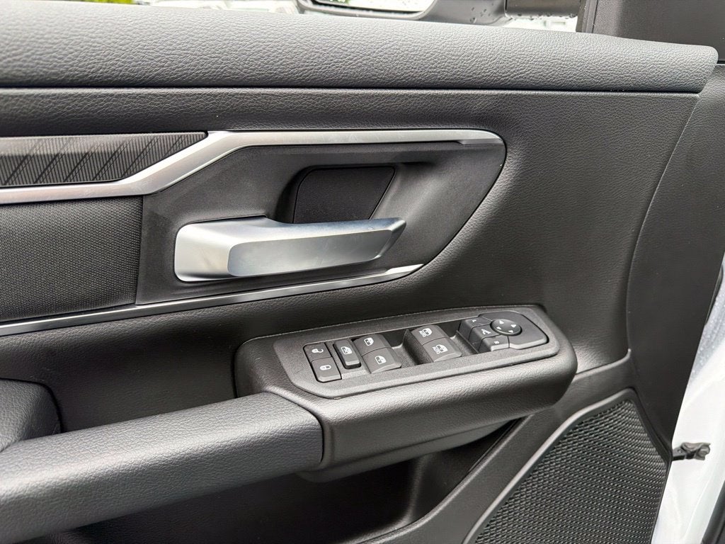 2027 RAM 1500 Big Horn/Lone Star 4D Crew Cab