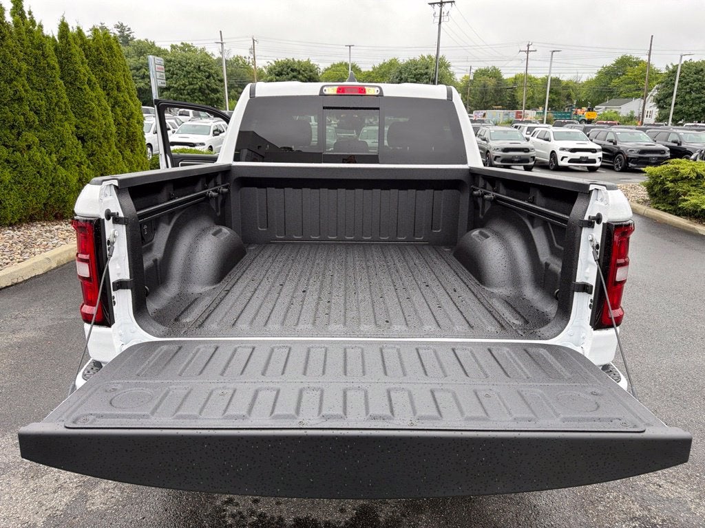 2027 RAM 1500 Big Horn/Lone Star 4D Crew Cab