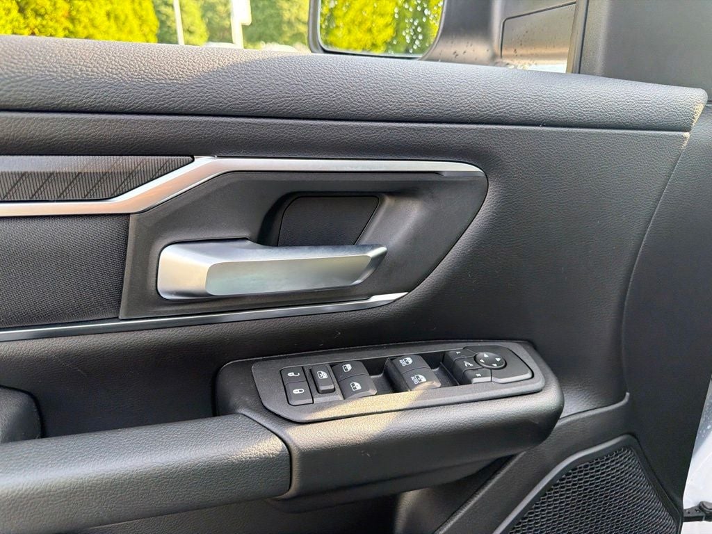 2027 RAM 1500 Big Horn/Lone Star 4D Crew Cab
