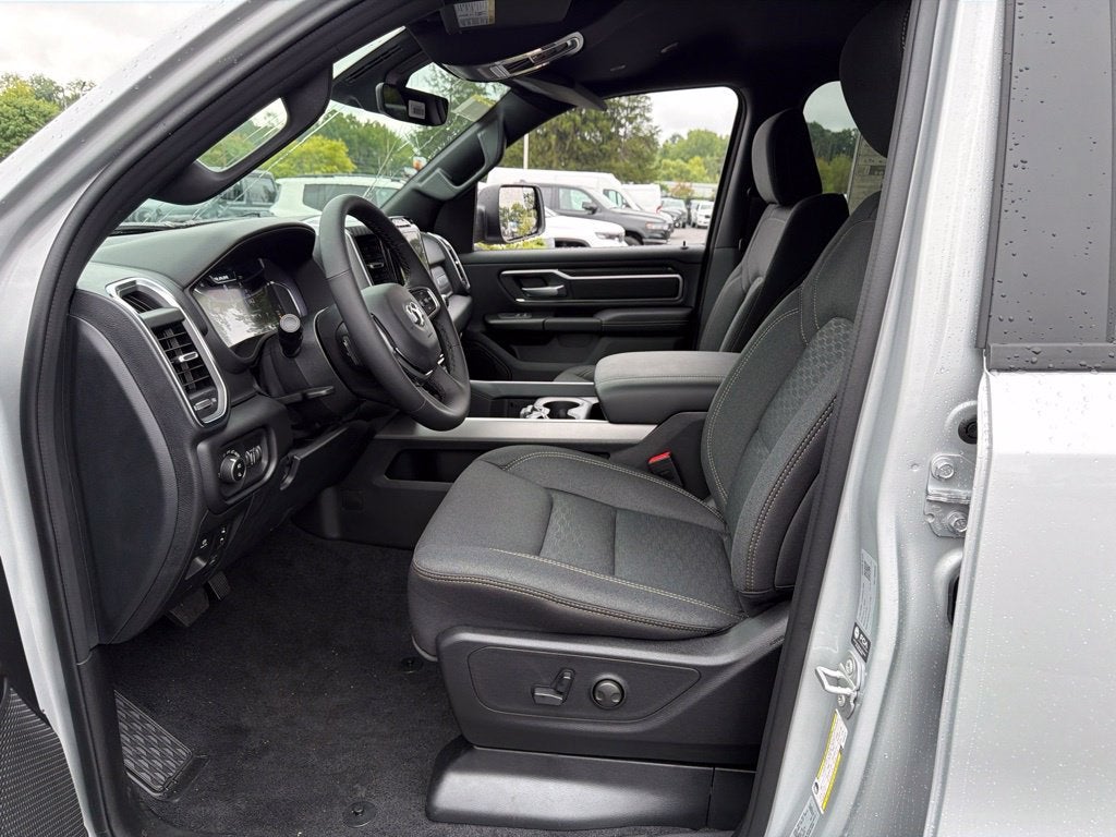 2027 RAM 1500 Big Horn/Lone Star 4D Crew Cab