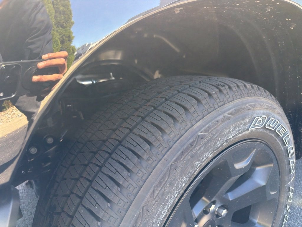 2027 RAM 1500 Big Horn/Lone Star 4D Crew Cab