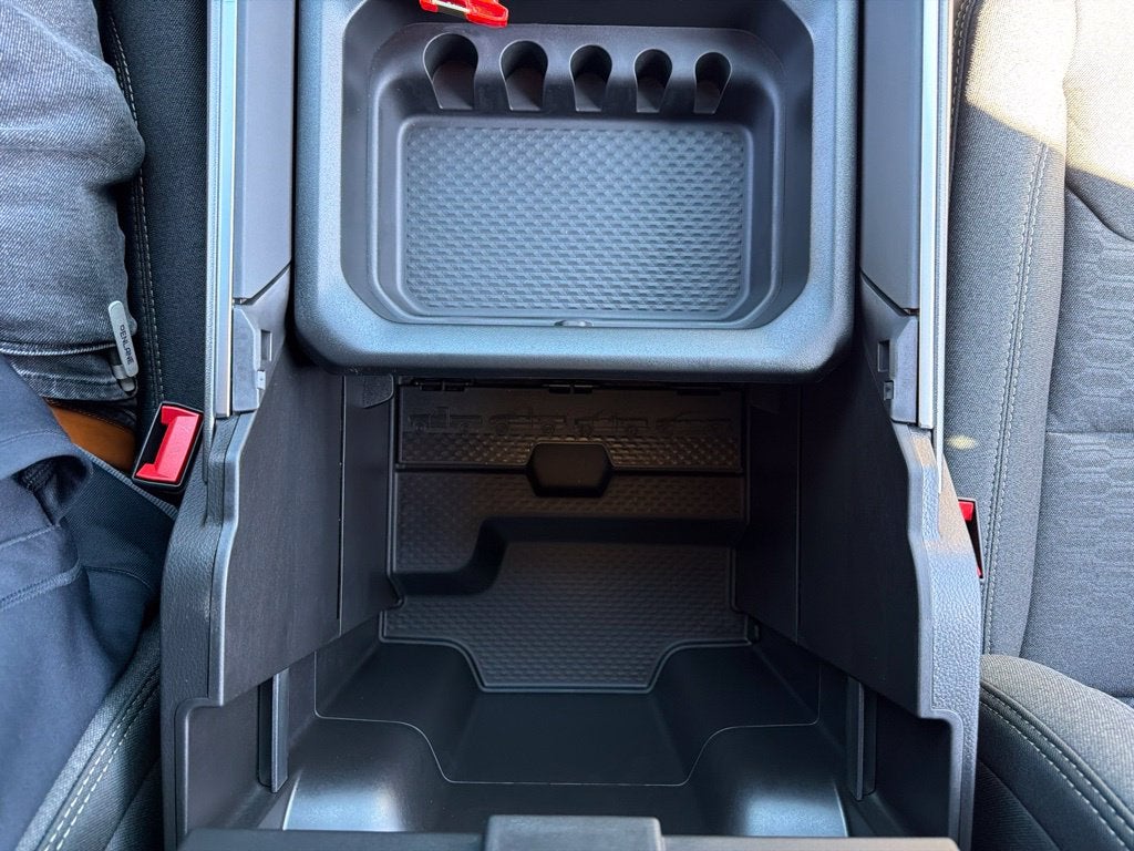 2027 RAM 1500 Big Horn/Lone Star 4D Crew Cab