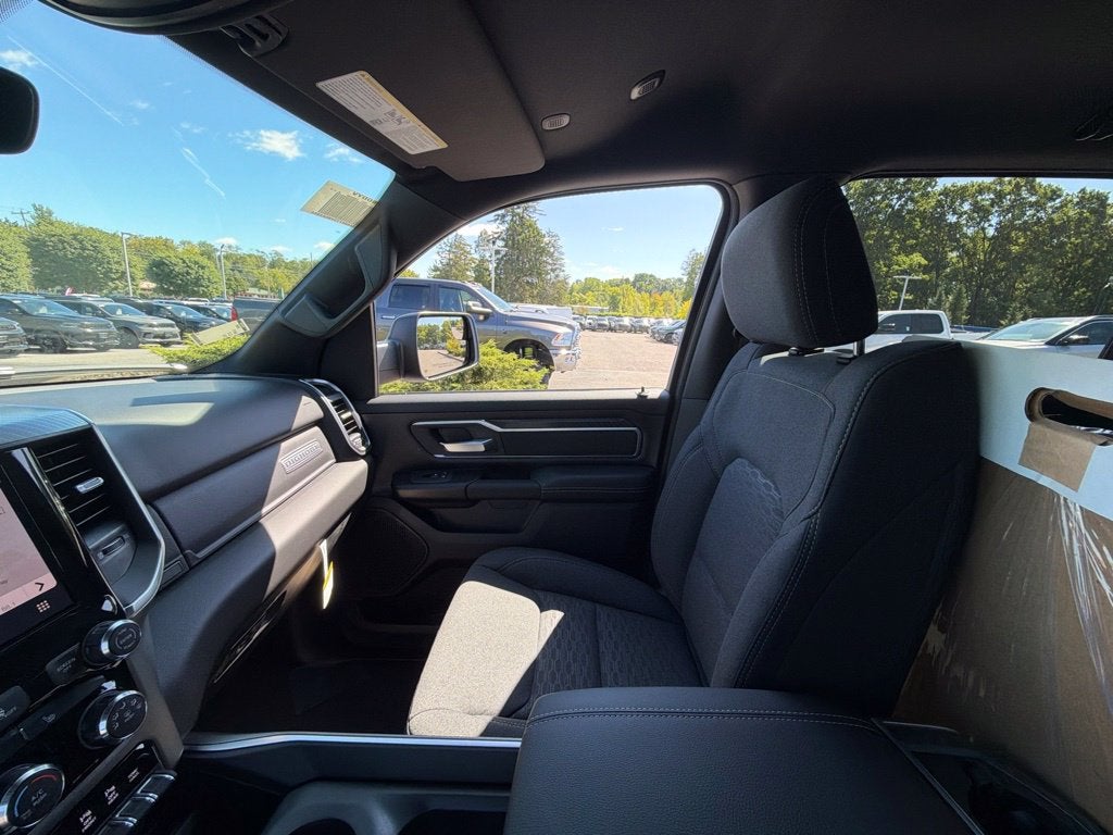 2027 RAM 1500 Big Horn/Lone Star 4D Crew Cab