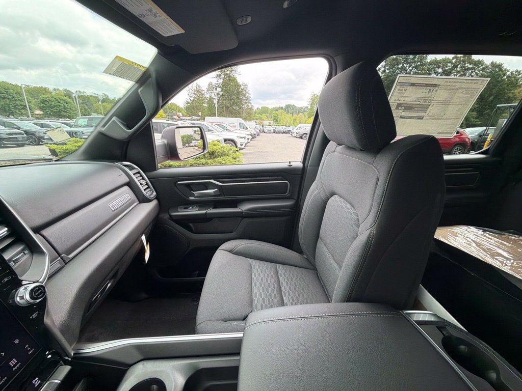 2027 RAM 1500 Big Horn/Lone Star 4D Crew Cab