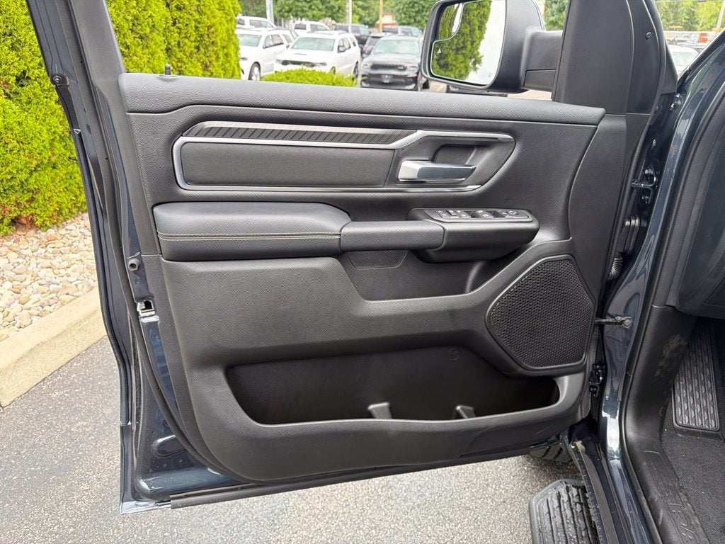 2027 RAM 1500 Big Horn/Lone Star 4D Crew Cab