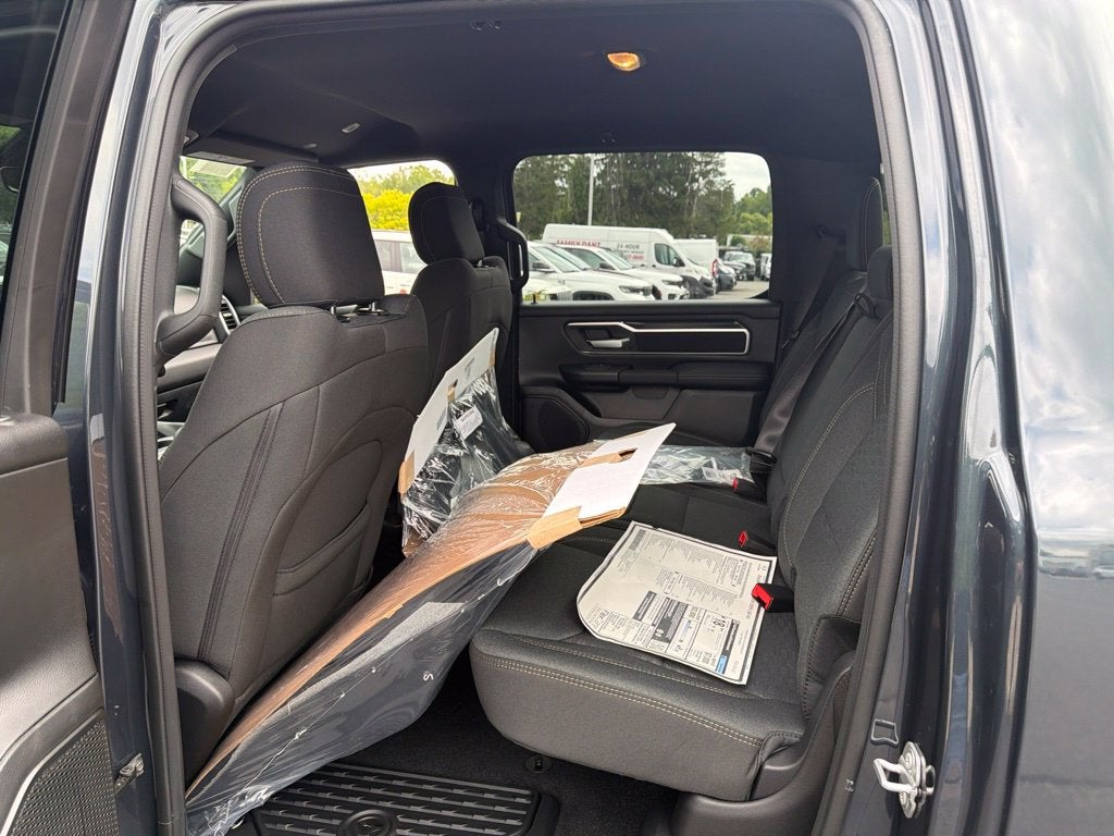 2027 RAM 1500 Big Horn/Lone Star 4D Crew Cab