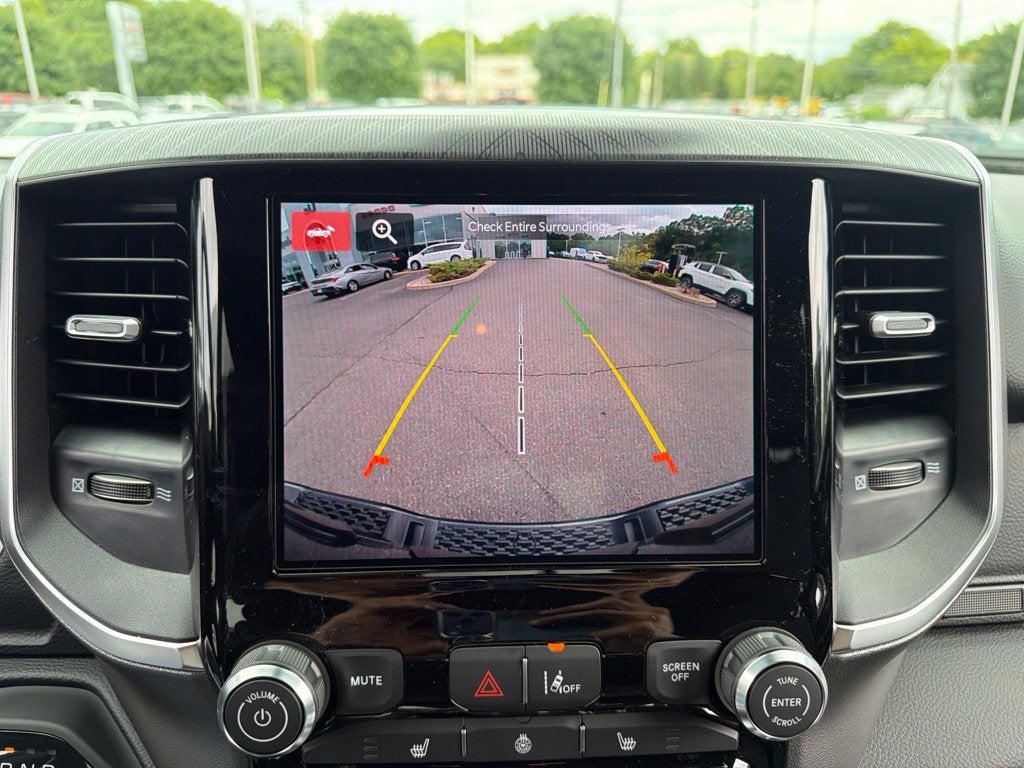 2027 RAM 1500 Big Horn/Lone Star 4D Crew Cab