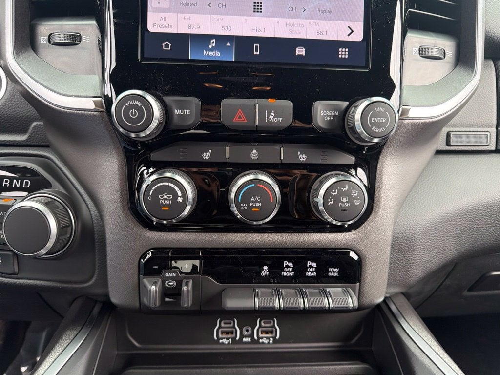 2027 RAM 1500 Big Horn/Lone Star 4D Crew Cab