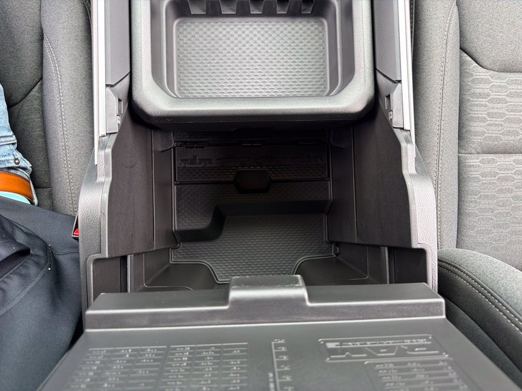 2027 RAM 1500 Big Horn/Lone Star 4D Crew Cab