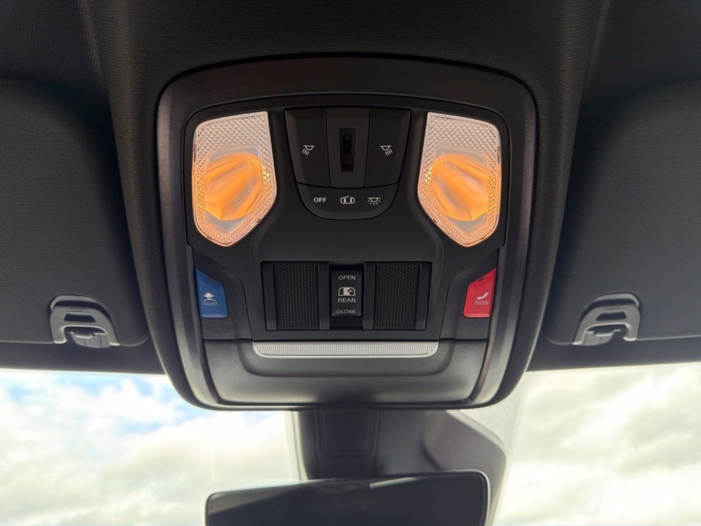 2027 RAM 1500 Big Horn/Lone Star 4D Crew Cab