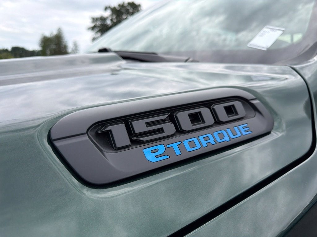 2027 RAM 1500 Big Horn/Lone Star 4D Crew Cab
