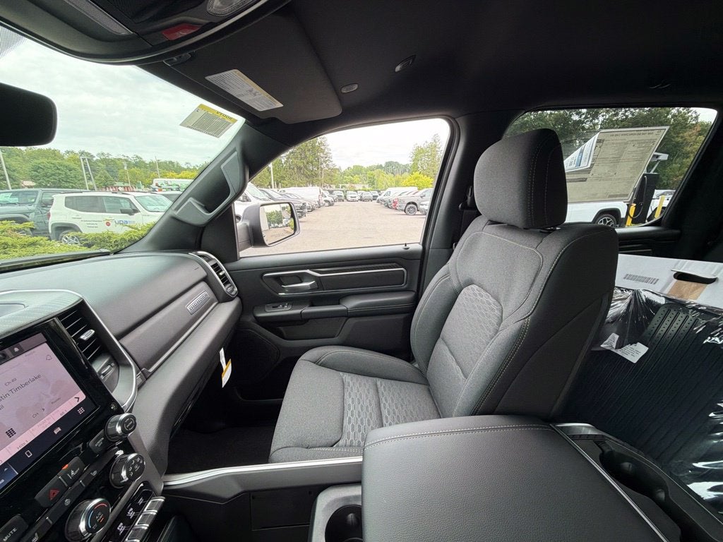 2027 RAM 1500 Big Horn/Lone Star 4D Crew Cab