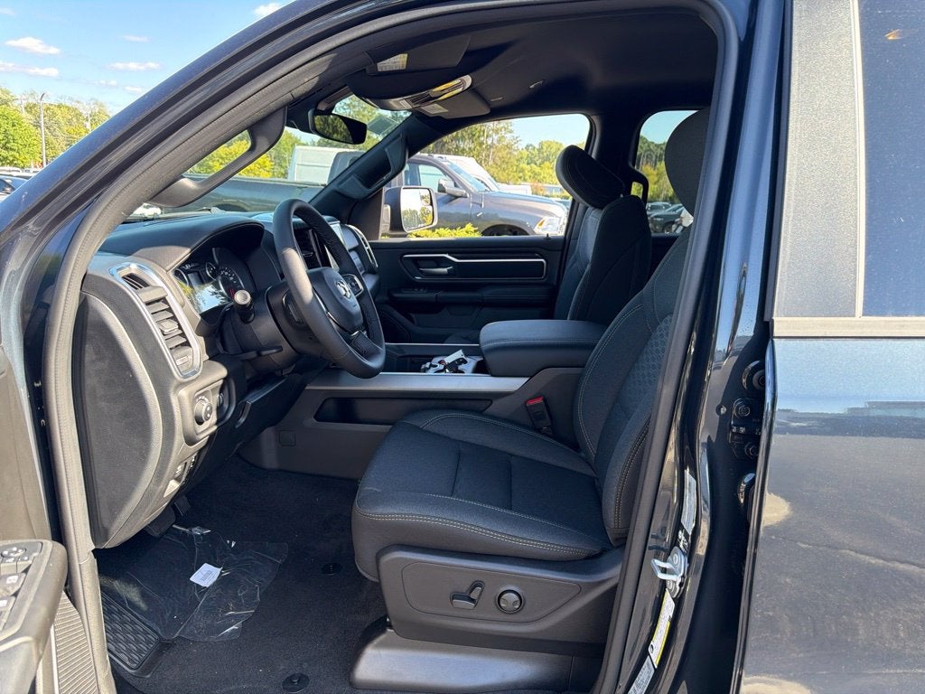 2027 RAM 1500 Big Horn/Lone Star 4D Crew Cab
