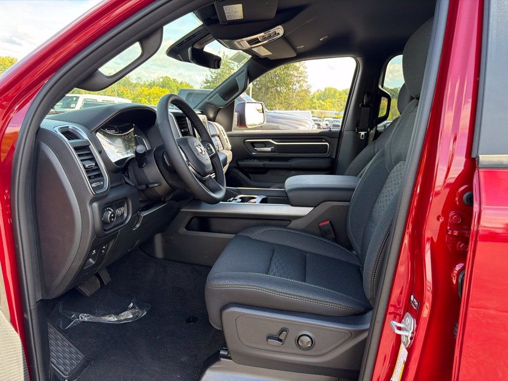 2027 RAM 1500 Big Horn/Lone Star 4D Crew Cab
