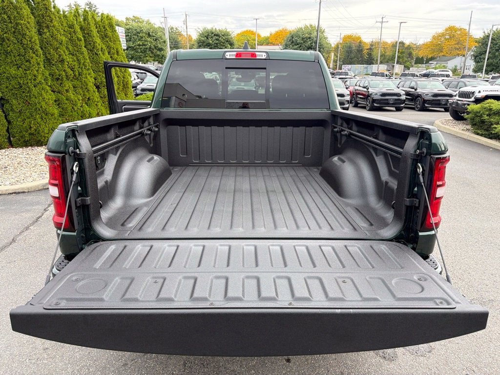2027 RAM 1500 Big Horn/Lone Star 4D Crew Cab