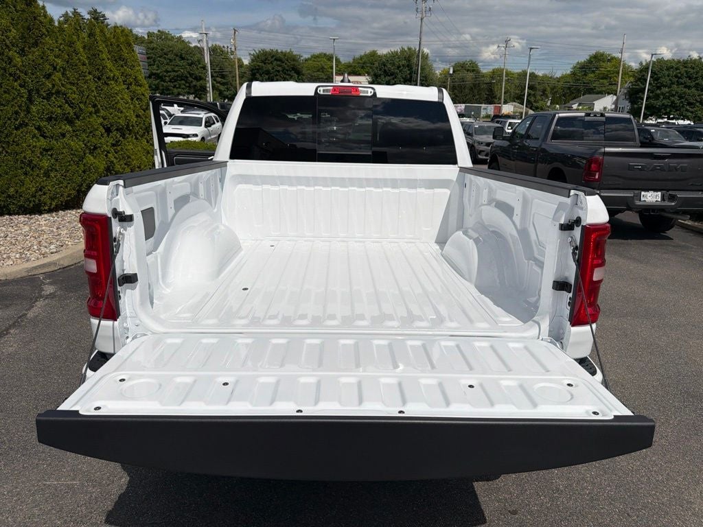 2027 RAM 1500 Big Horn/Lone Star 4D Crew Cab