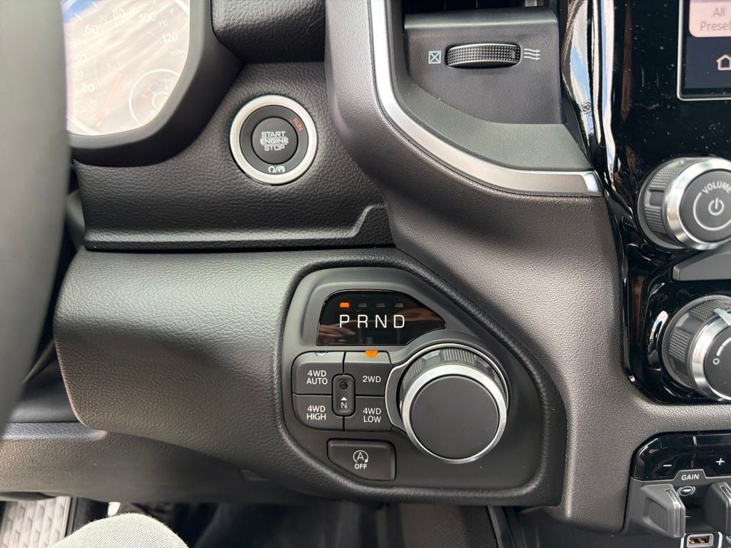 2027 RAM 1500 Big Horn/Lone Star 4D Crew Cab