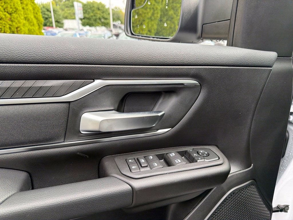 2027 RAM 1500 Big Horn/Lone Star 4D Crew Cab
