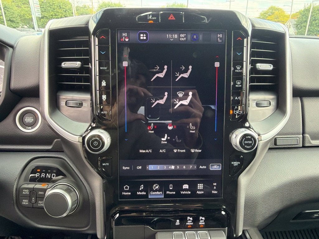 2027 RAM 1500 Big Horn/Lone Star 4D Crew Cab