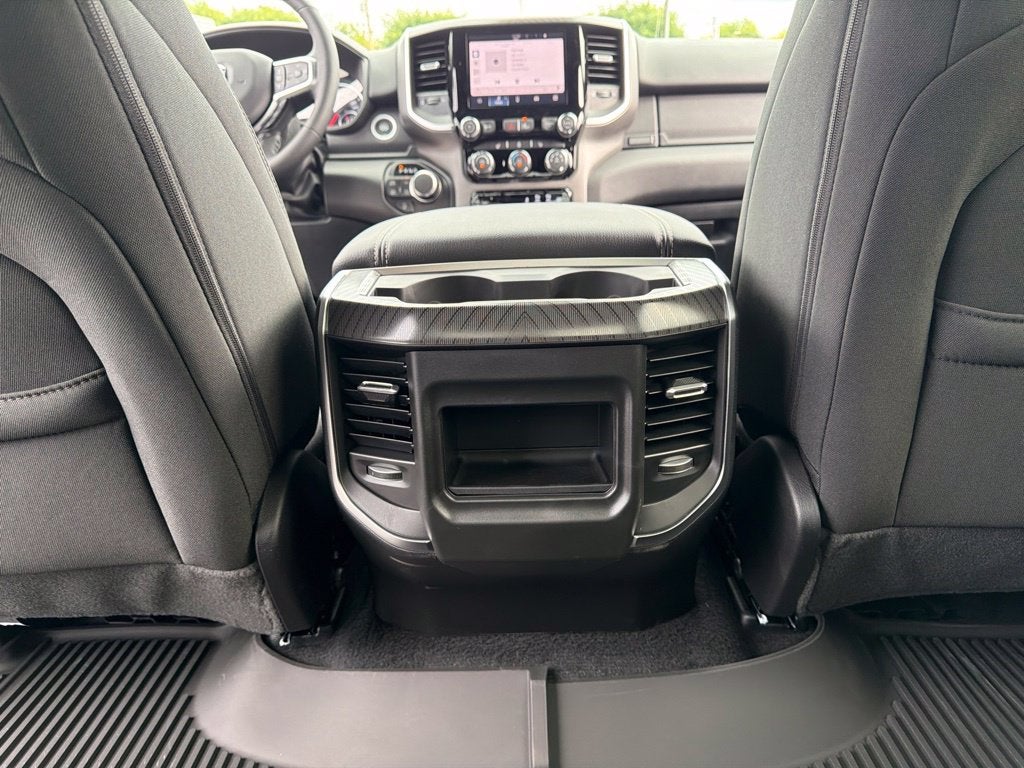2027 RAM 1500 Big Horn/Lone Star 4D Crew Cab