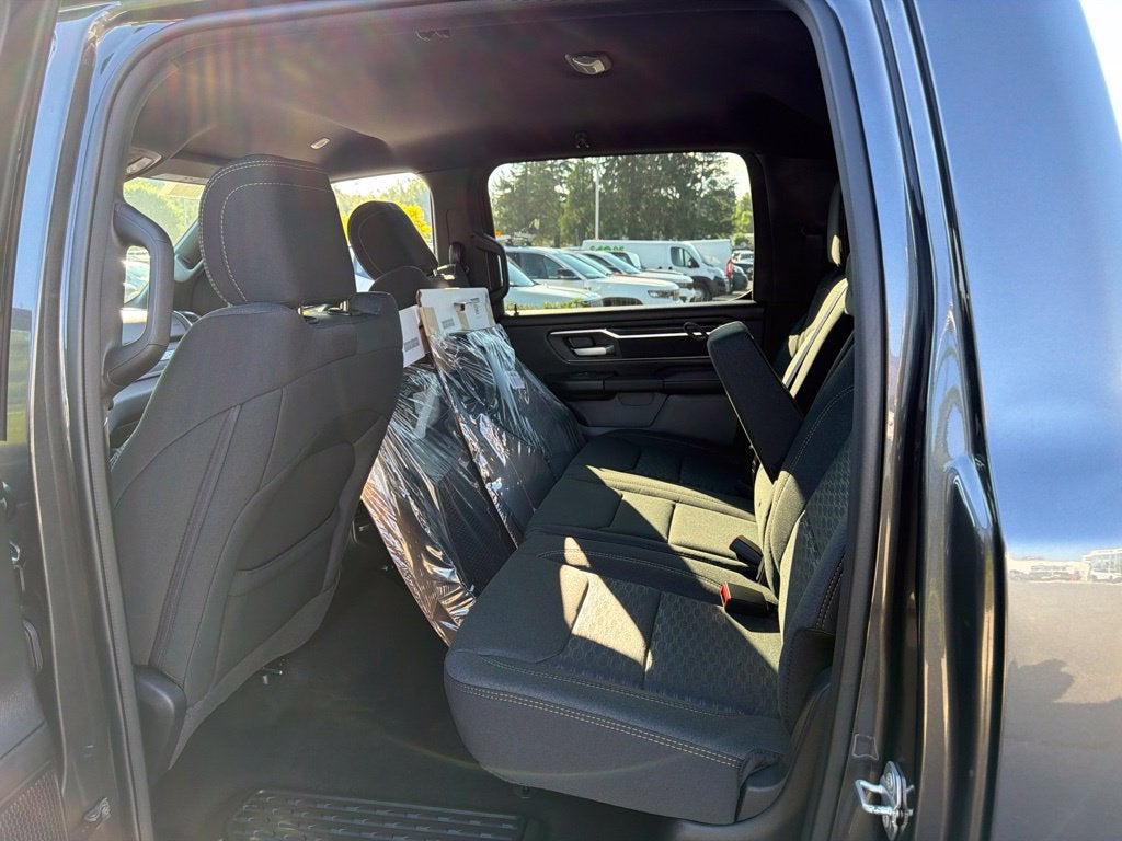 2027 RAM 1500 Big Horn/Lone Star 4D Crew Cab