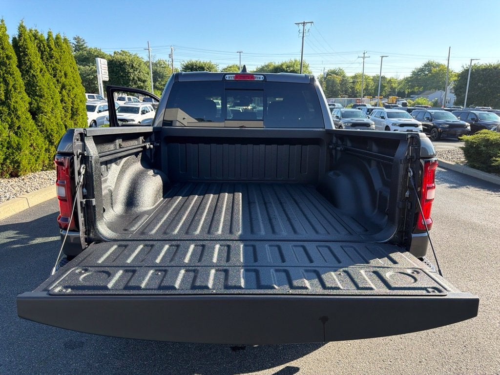 2027 RAM 1500 Big Horn/Lone Star 4D Crew Cab