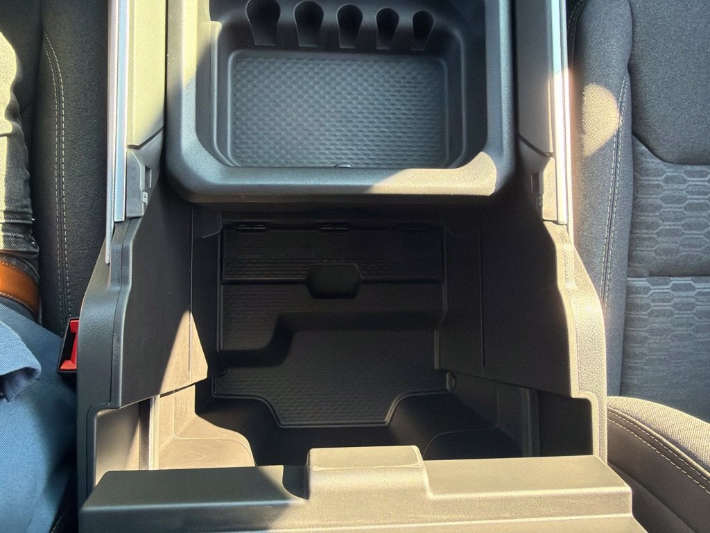 2027 RAM 1500 Big Horn/Lone Star 4D Crew Cab
