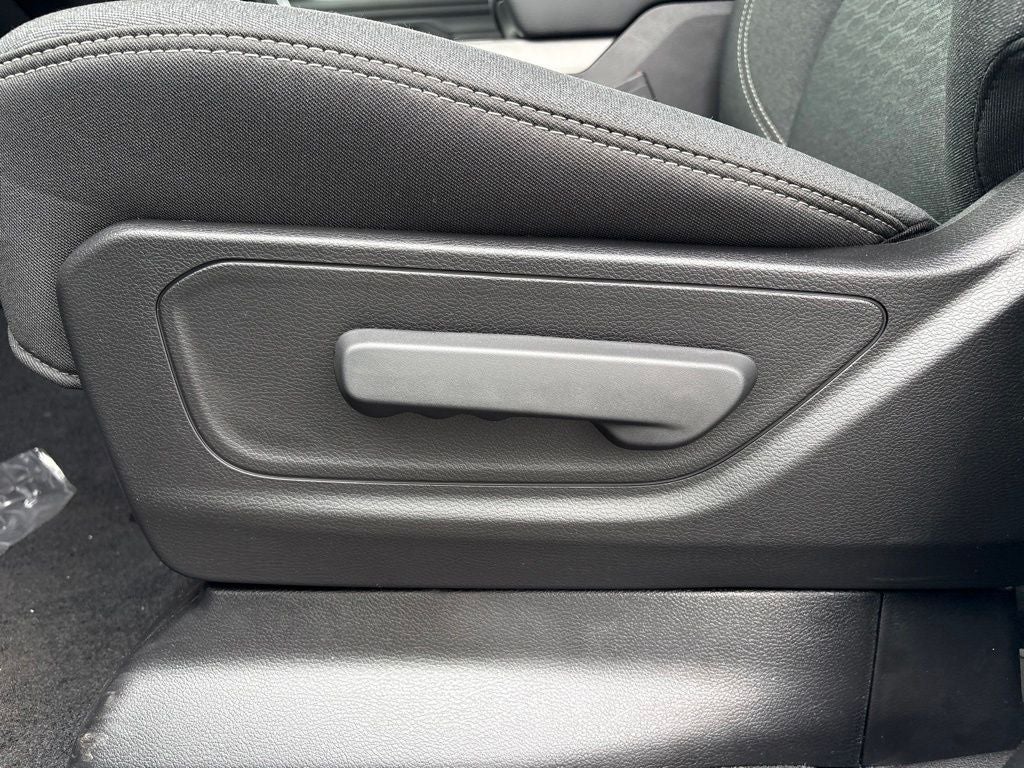 2026 RAM 1500 Express 4D Crew Cab