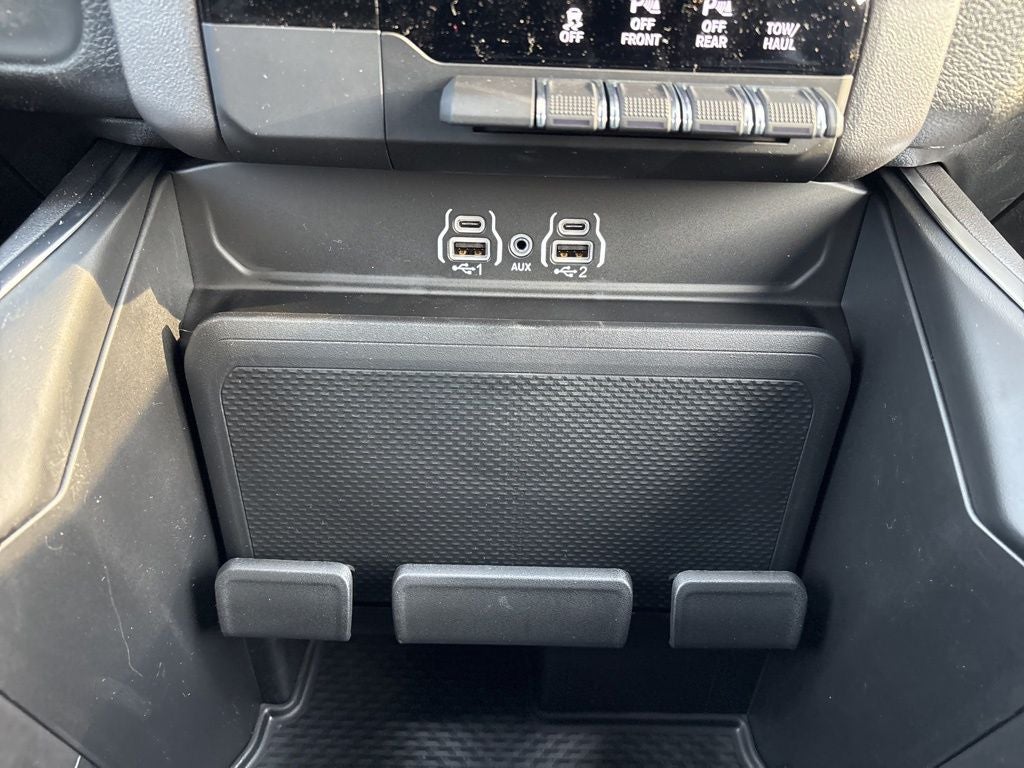 2026 RAM 1500 Express 4D Crew Cab