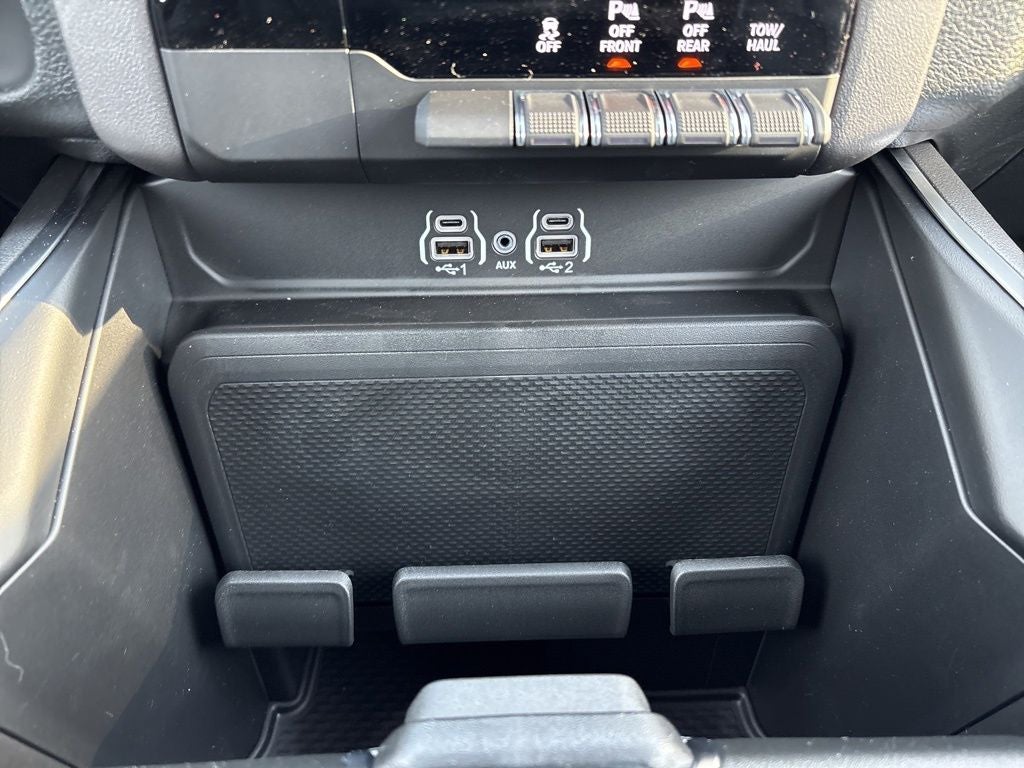 2026 RAM 1500 Express 4D Crew Cab