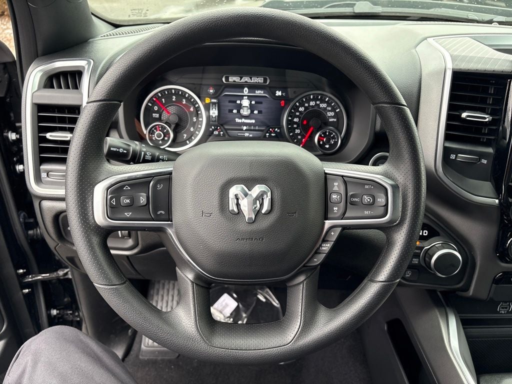 2026 RAM 1500 Express 4D Crew Cab