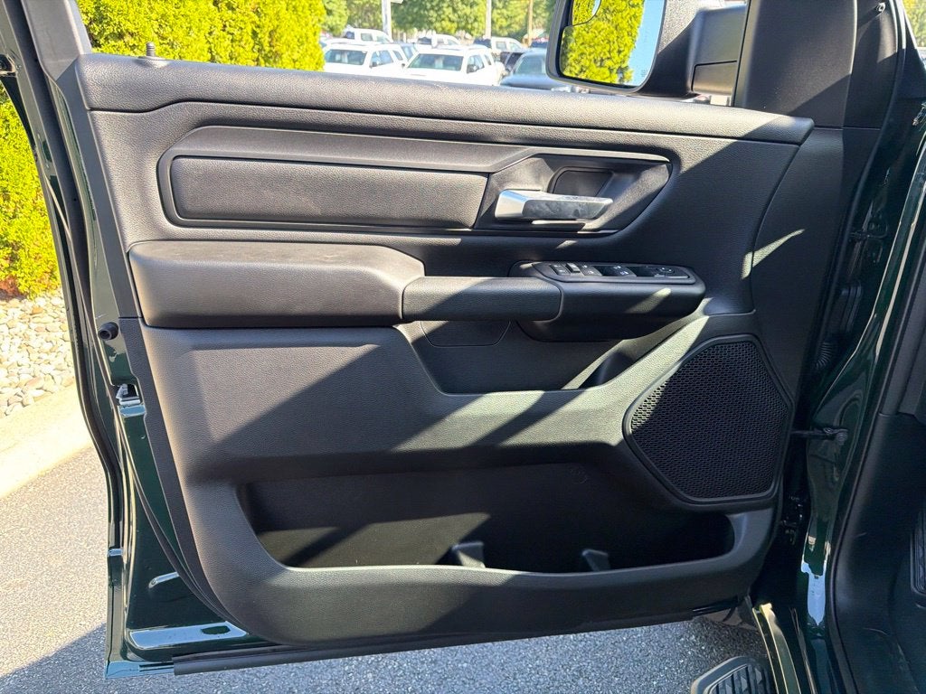 2027 RAM 1500 Express 4D Crew Cab