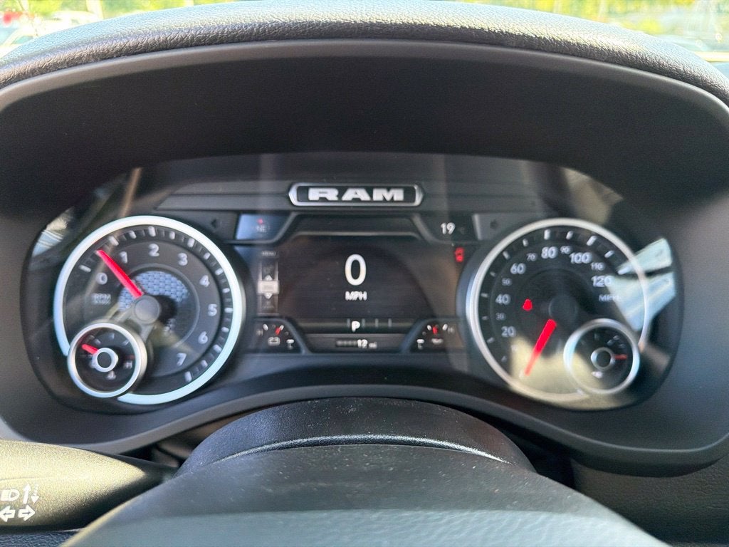 2027 RAM 1500 Express 4D Crew Cab
