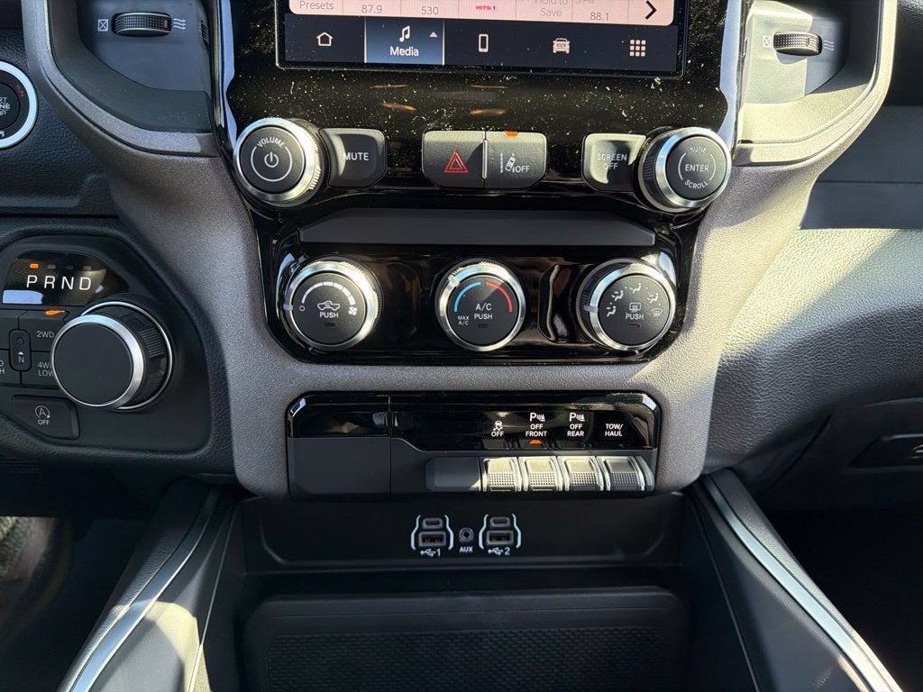 2027 RAM 1500 Express 4D Crew Cab