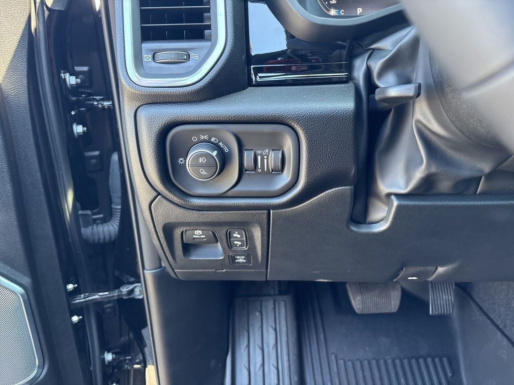 2026 RAM 1500 Laramie - Photo 17