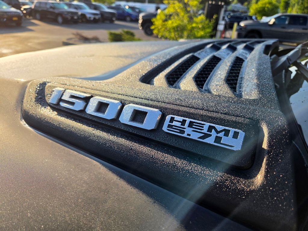 2019 RAM 1500 Laramie 4D Crew Cab
