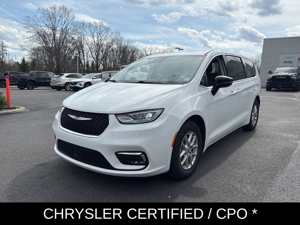 2024 Chrysler Pacifica Touring L