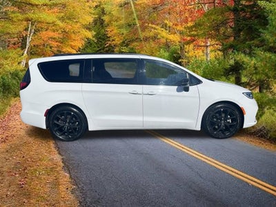 2025 Chrysler Pacifica Limited