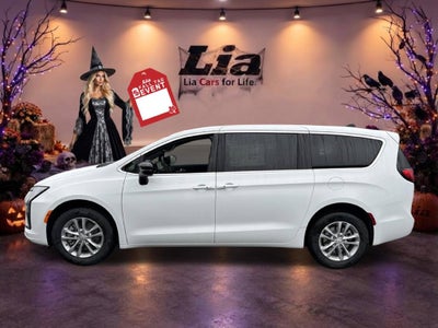 2027 Chrysler Pacifica Select