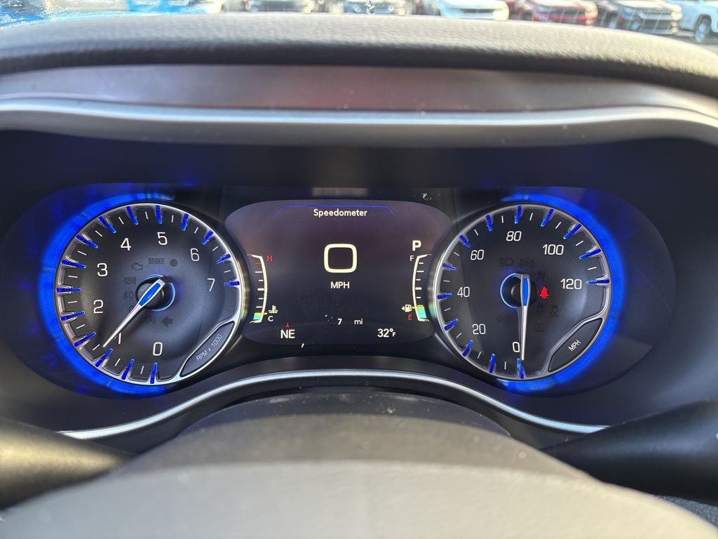 2026 Chrysler Pacifica Select