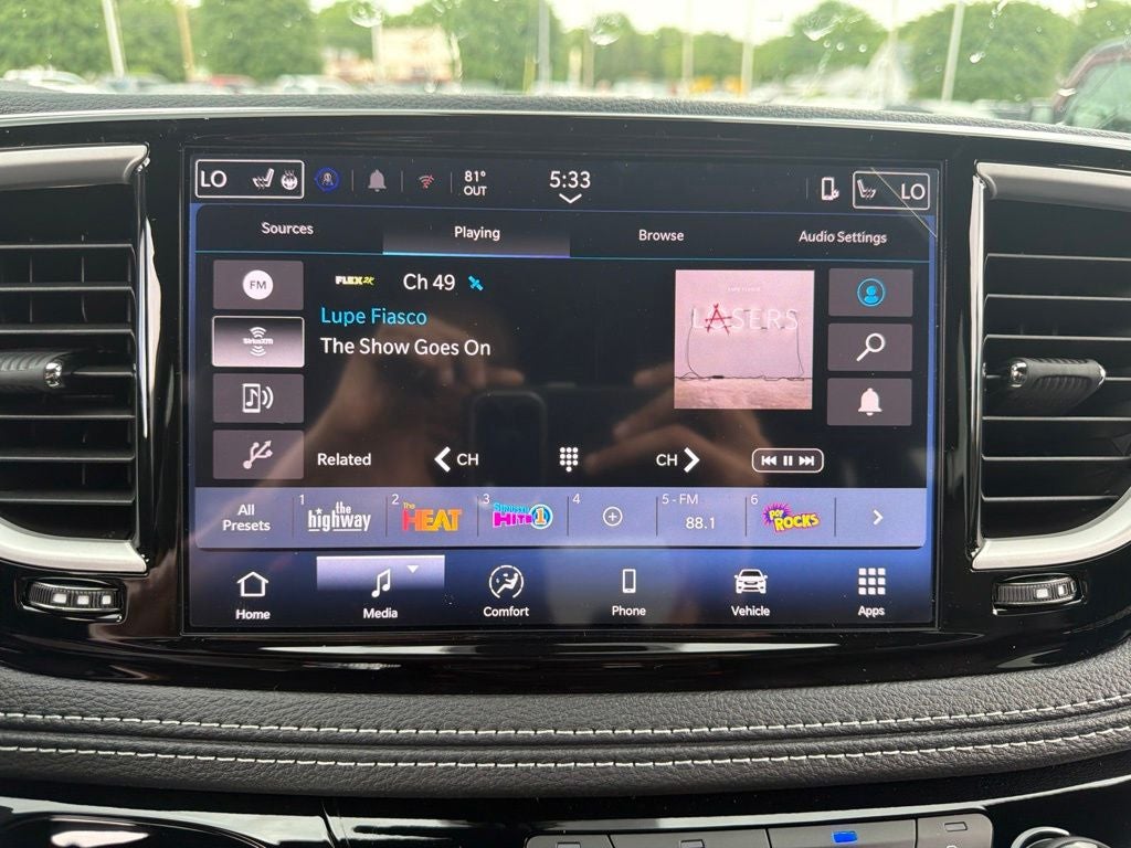 2027 Chrysler Pacifica Select