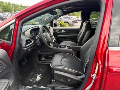 2027 Chrysler Pacifica Limited