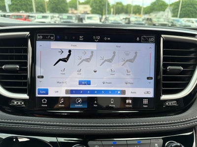 2027 Chrysler Pacifica Limited